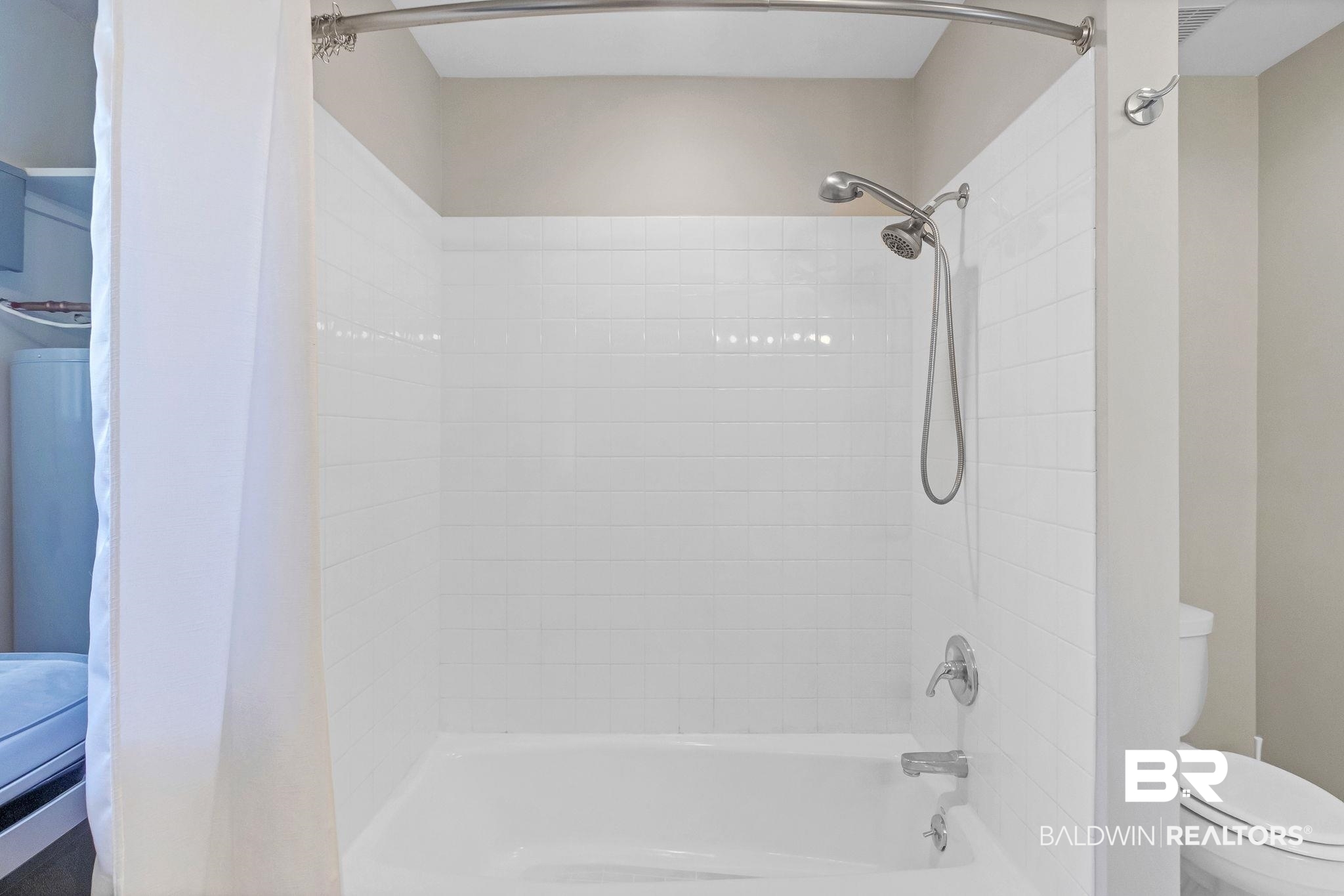 2901 Alston Court Mobile, AL 36605 - Photo 20 of 59 Primary Bathroom