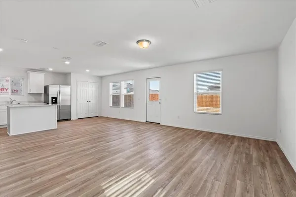 $1,950 | 822 Breakwater Drive, Princeton, TX 75407