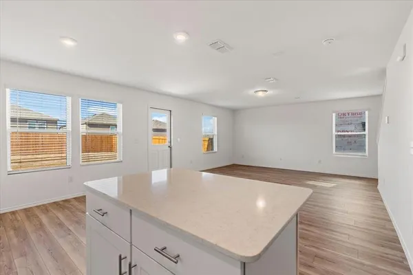 $1,950 | 822 Breakwater Drive, Princeton, TX 75407