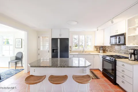$895,000 | 11 Prospect Street, Great Barrington, MA 01230