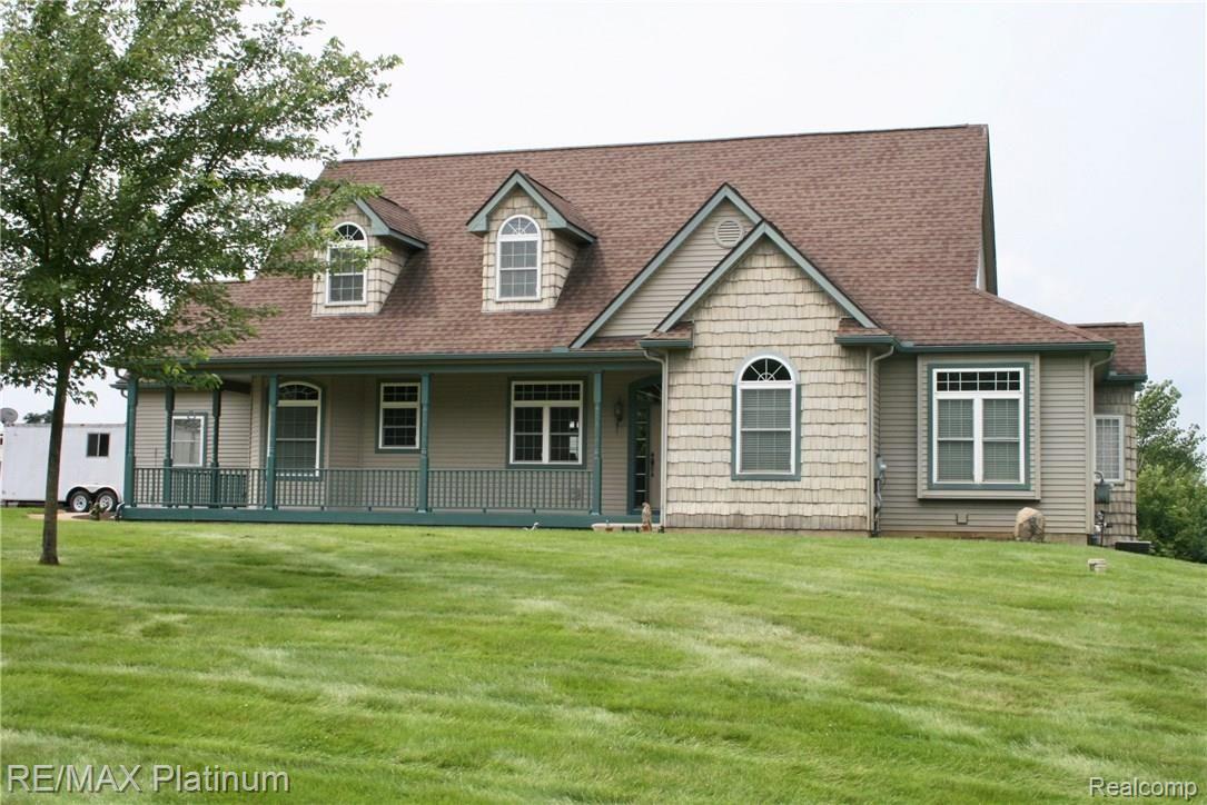 3182 County Farm Road Howell, MI 48843 - Photo 1 of 9 fullsizeoutput_684.jpeg