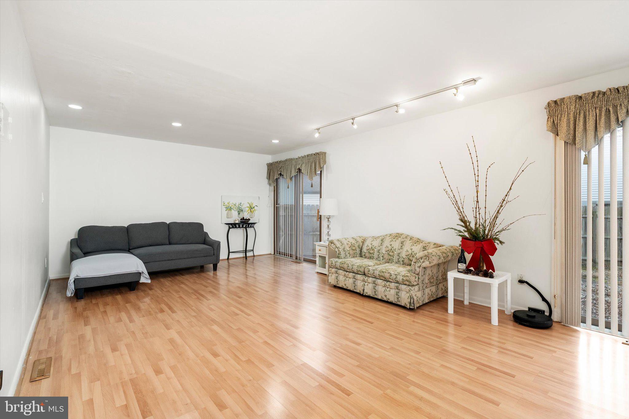 29 Pennington Road East Windsor, NJ 08520 - Photo 5 of 28 Gallery Image 5