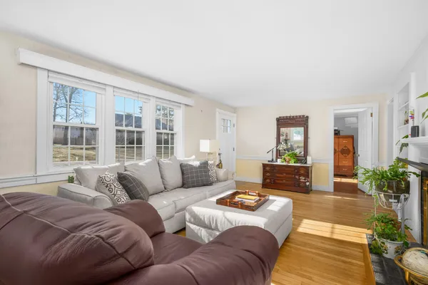 $995,000 | 60 Linden Lane, Osterville, MA 02655