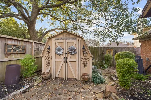 $365,000 | 4610 Russett Place South, Pearland, TX 77584