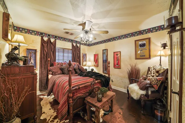 $365,000 | 4610 Russett Place South, Pearland, TX 77584