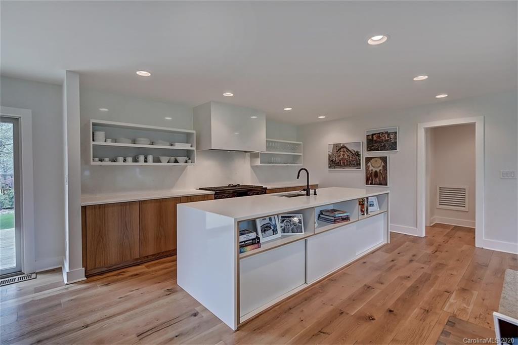 811 Lansdowne Road Charlotte, NC 28270 - Photo 14 of 43 Gallery Image 14