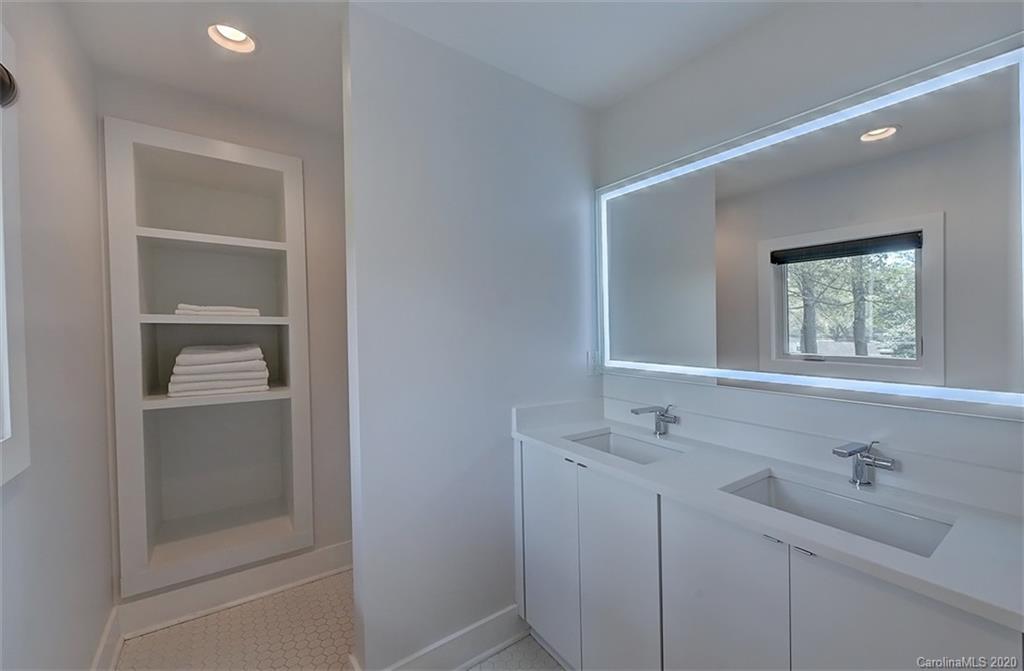 811 Lansdowne Road Charlotte, NC 28270 - Photo 29 of 43 Gallery Image 29