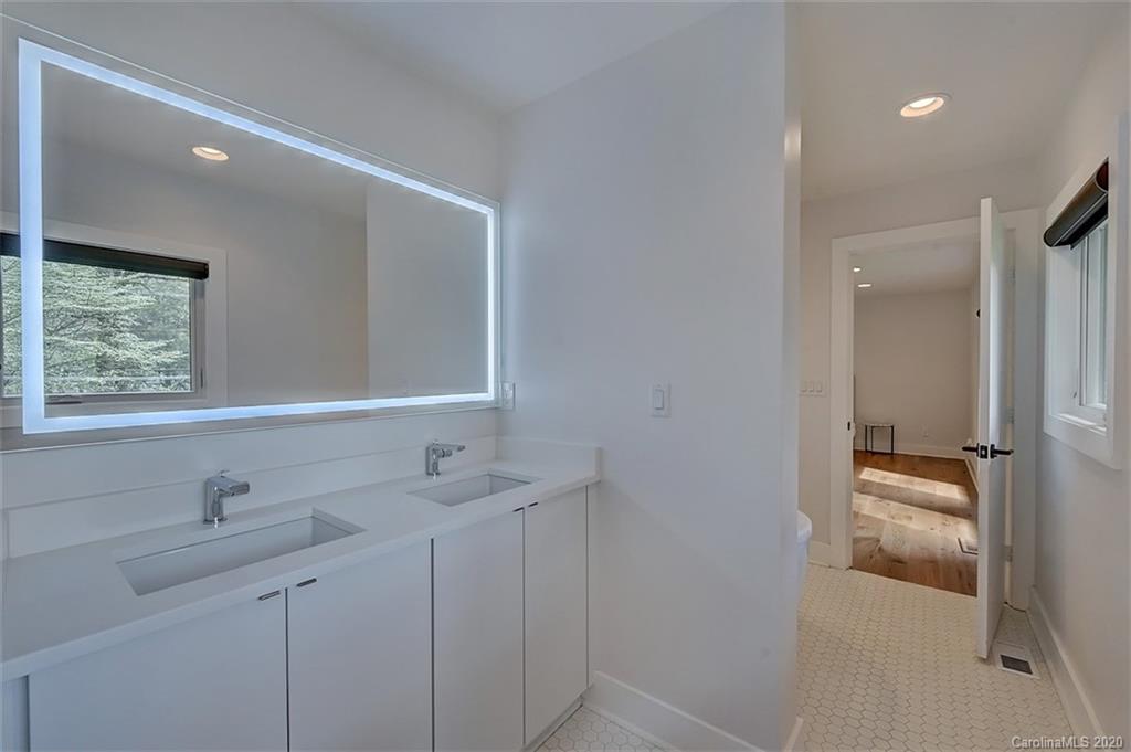 811 Lansdowne Road Charlotte, NC 28270 - Photo 30 of 43 Gallery Image 30