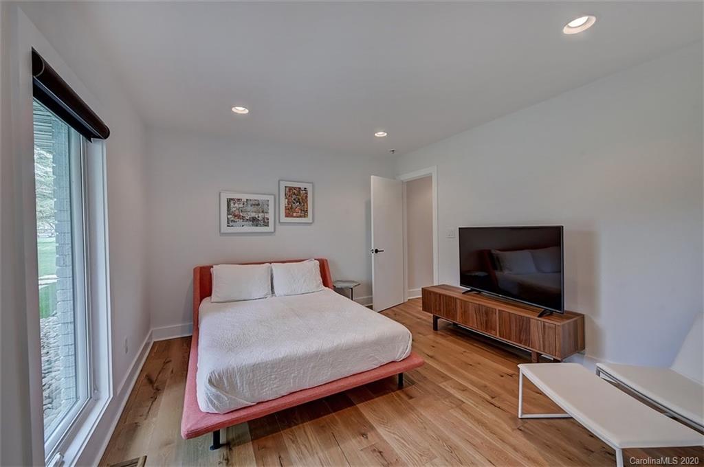 811 Lansdowne Road Charlotte, NC 28270 - Photo 31 of 43 Gallery Image 31