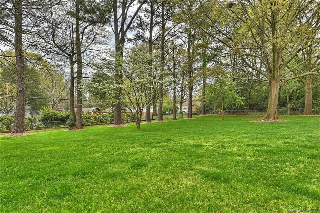 811 Lansdowne Road Charlotte, NC 28270 - Photo 40 of 43 Gallery Image 40