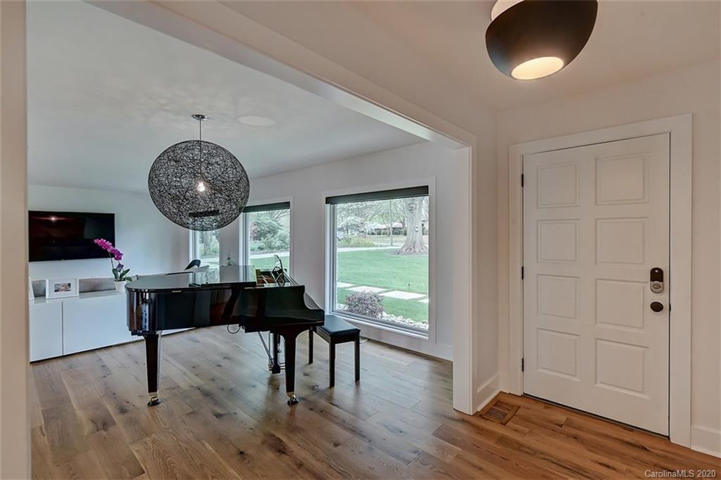 811 Lansdowne Road Charlotte, NC 28270 - Photo 8 of 43 Gallery Image 8