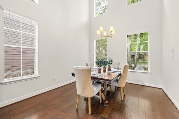 $650,000 | 10 Pine Island Place, The Woodlands, TX 77382