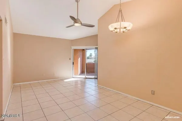 $1,950 | 1402 South Jentilly Lane, Unit 205, Tempe, AZ 85281