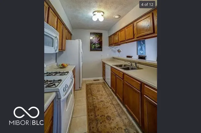 $1,995 | 1743 Park N Way, Indianapolis, IN 46260