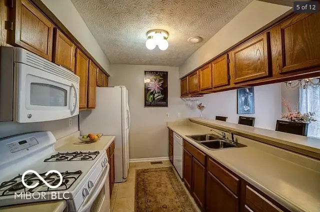 $1,995 | 1743 Park N Way, Indianapolis, IN 46260