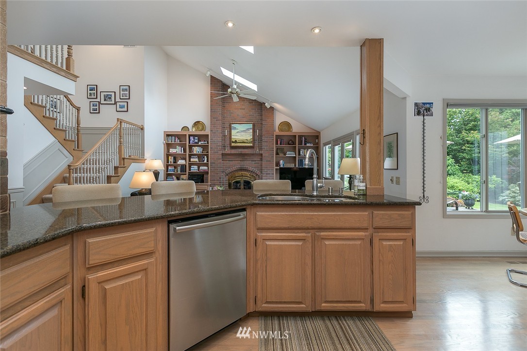 4819 212th Street Southeast Bothell, WA 98021 - Photo 10 of 25