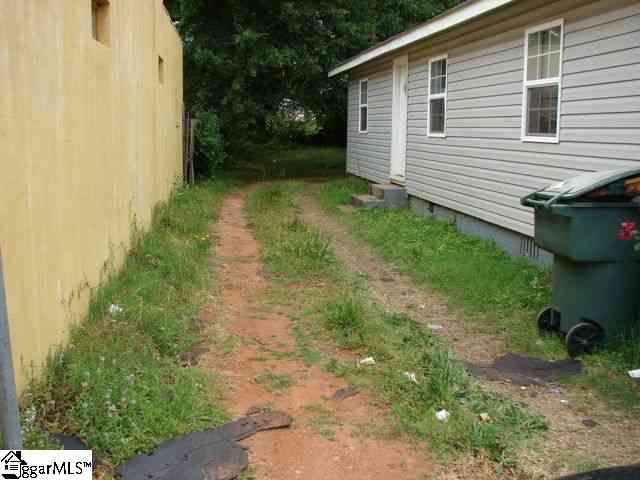 422 Cedar Lane Road Greenville, SC 29611 - Photo 5 of 18 Gallery Image 5