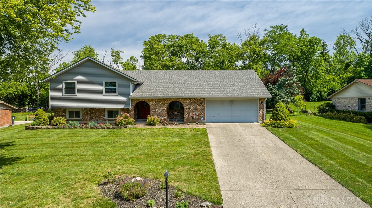 1175 Ambridge Road Centerville, OH 45459 - Photo 2 of 32 Gallery Image 2