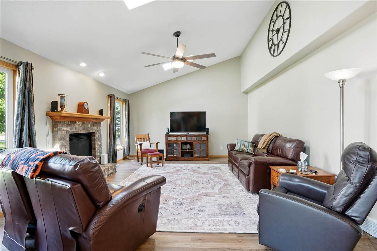 7025 Walden Road Northeast Cedar Rapids, IA 52402 - Photo 16 of 58 Gallery Image 16