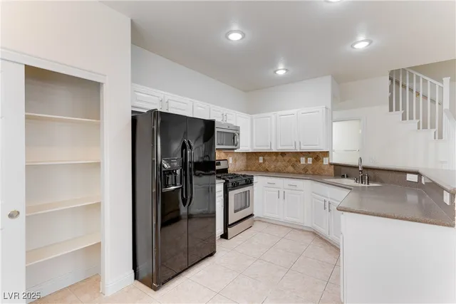 $1,915 | 1069 Thrill Court, Unit 102, Henderson, NV 89002