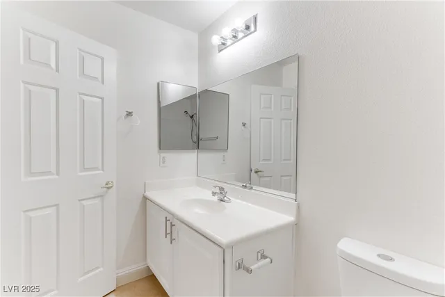 $1,915 | 1069 Thrill Court, Unit 102, Henderson, NV 89002