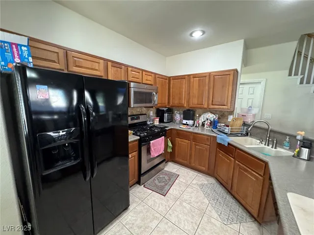 $1,915 | 1069 Thrill Court, Unit 102, Henderson, NV 89002