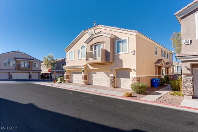 $1,915 | 1069 Thrill Court, Unit 102, Henderson, NV 89002