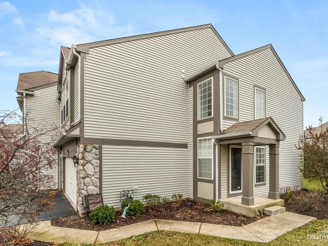 $2,500 | 3166 Bromley Lane, Aurora, IL 60502