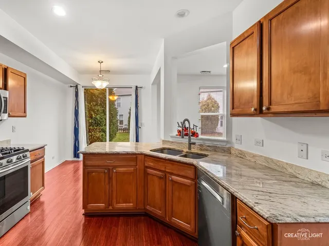 $2,500 | 3166 Bromley Lane, Aurora, IL 60502