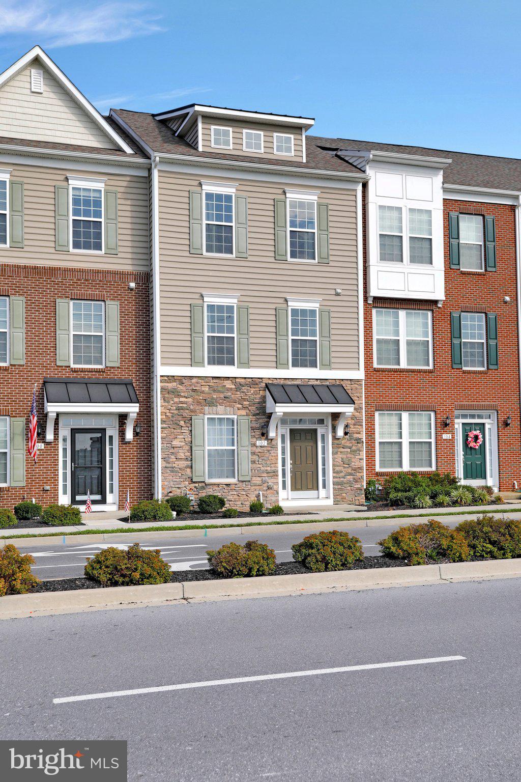102 Mill Pond Road Frederick, MD 21701 - Photo 2 of 41