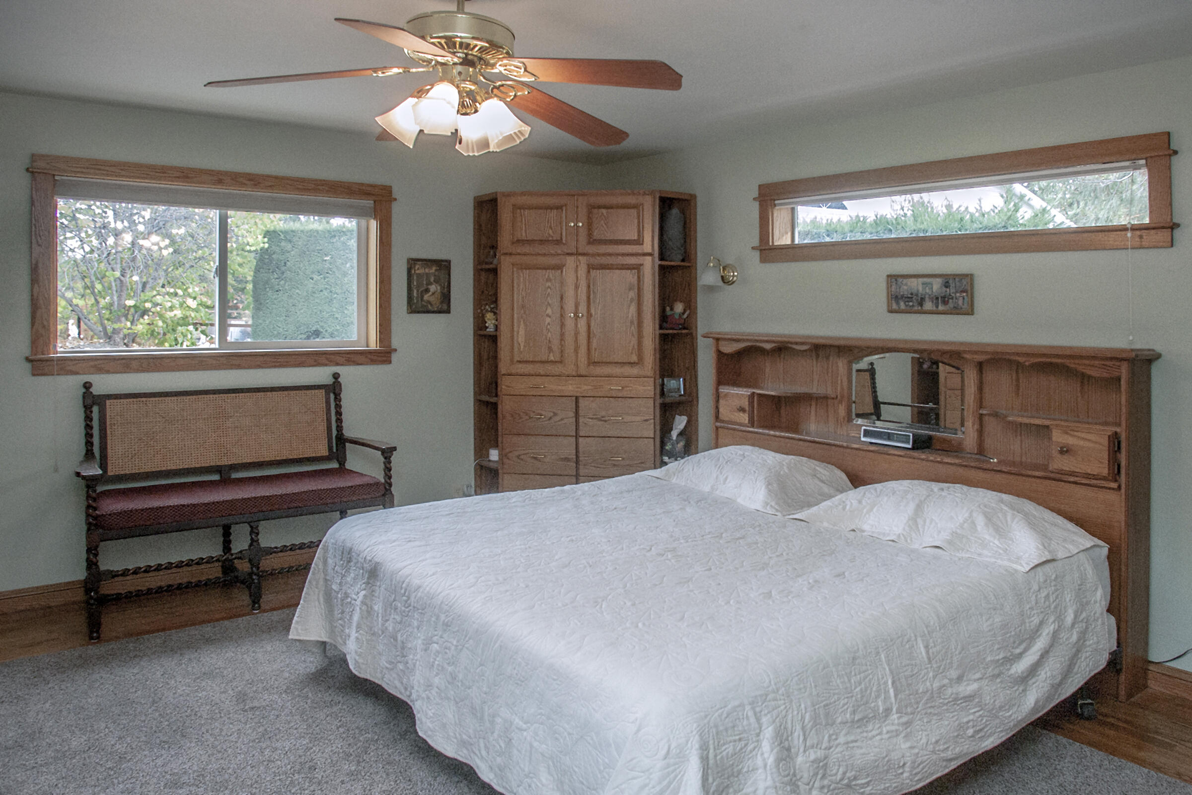 6554 Pioneer Road Medford, OR 97501 - Photo 23 of 50 Primary suite