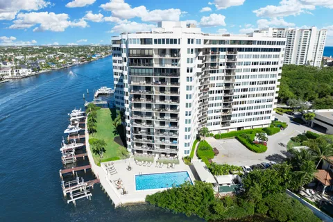 $1,399,999 | 3912 South Ocean Boulevard, Unit 806, Highland Beach, FL 33487