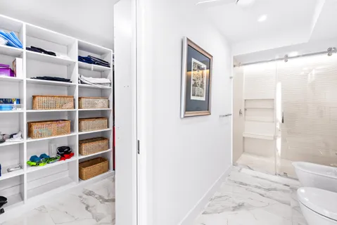 $1,399,999 | 3912 South Ocean Boulevard, Unit 806, Highland Beach, FL 33487