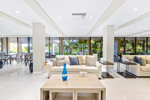 $1,399,999 | 3912 South Ocean Boulevard, Unit 806, Highland Beach, FL 33487