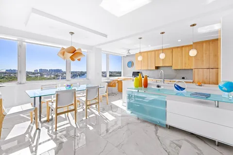 $1,399,999 | 3912 South Ocean Boulevard, Unit 806, Highland Beach, FL 33487
