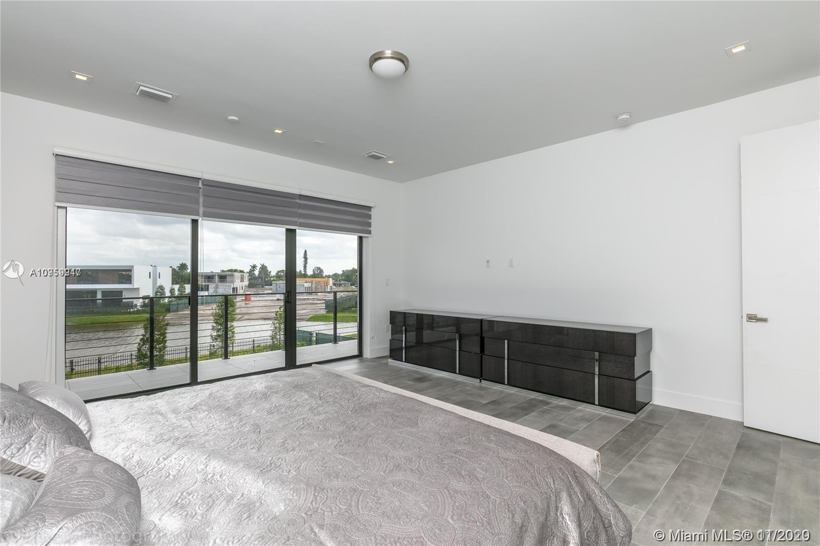 16630 Sunset Way Weston, FL 33326 - Photo 17 of 63