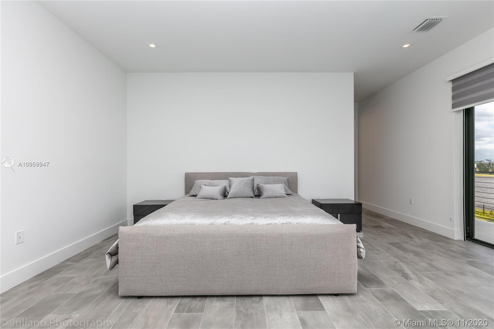 16630 Sunset Way Weston, FL 33326 - Photo 20 of 63