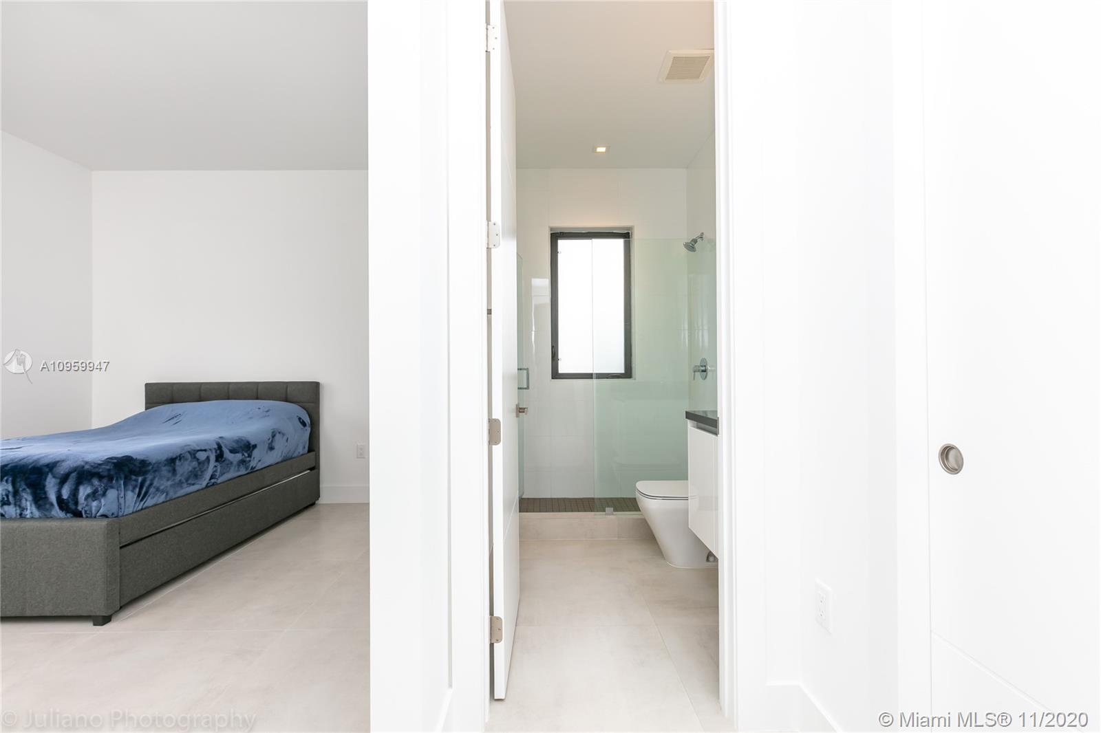 16630 Sunset Way Weston, FL 33326 - Photo 33 of 63