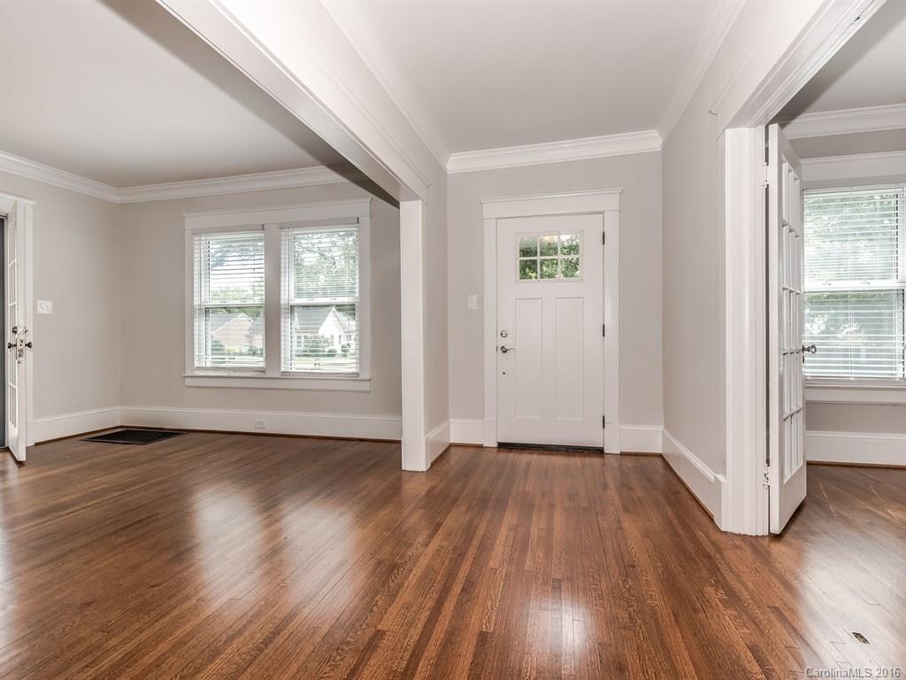 704 Grandin Road Charlotte, NC 28208 - Photo 3 of 24 Gallery Image 3