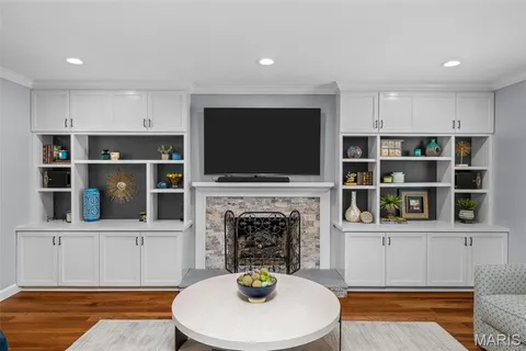 $630,000 | 647 Waterford Ridge Drive, Ballwin, MO 63021
