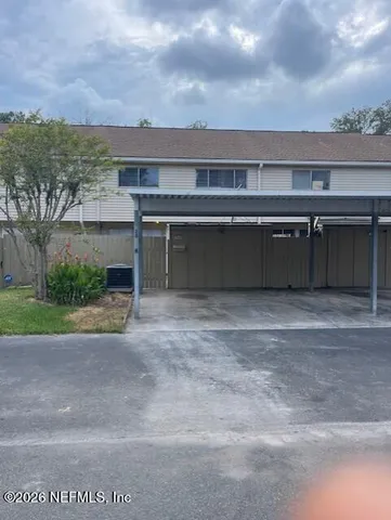 $1,900 | 8208 Kensington Square, Jacksonville, FL 32217