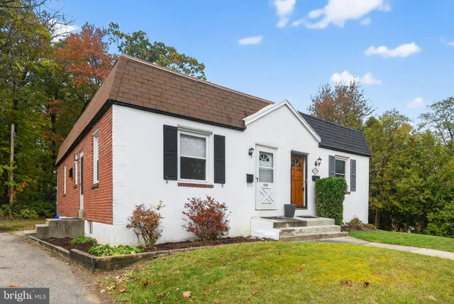 a front view of house with yard