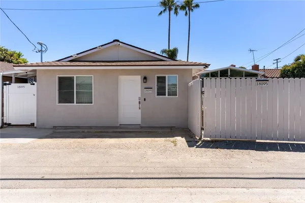 $2,650 | 18095 Newland Street, Huntington Beach, CA 92646