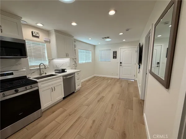 $2,650 | 18095 Newland Street, Huntington Beach, CA 92646