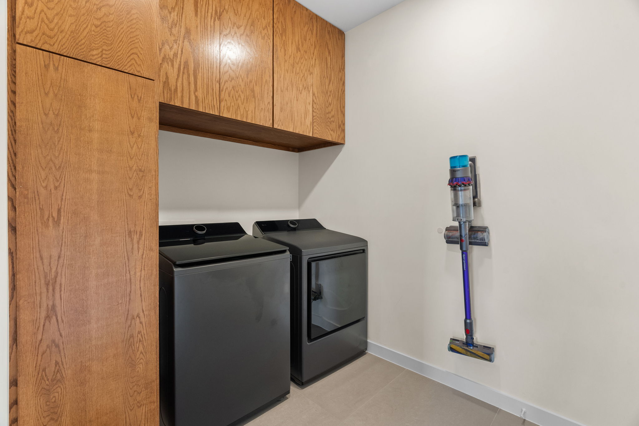 1 Sparrowglen Lane Austin, TX 78738 - Photo 21 of 36 a utility room with dryer and washer