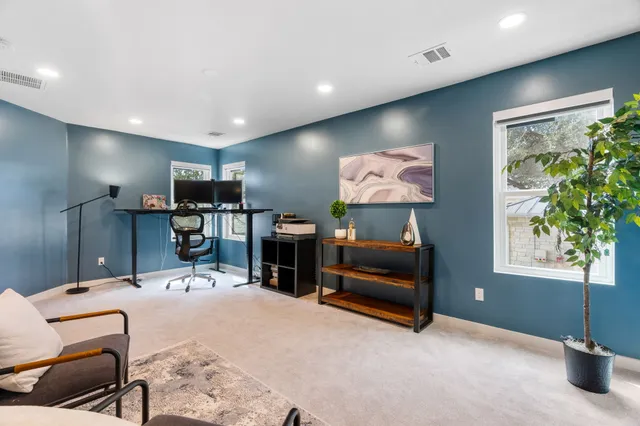 $1,250,000 | 1 Sparrowglen Lane, The Hills, TX 78738