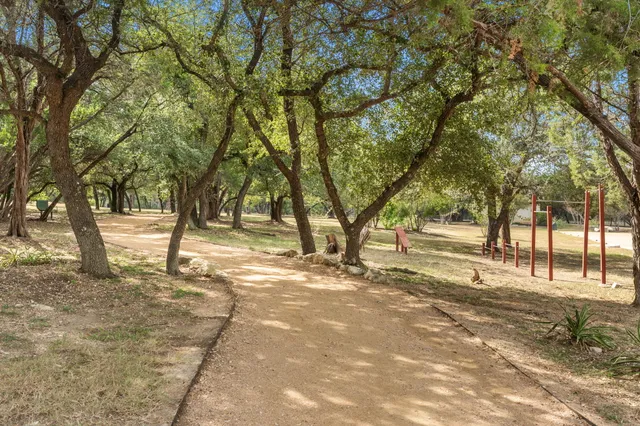 $1,250,000 | 1 Sparrowglen Lane, The Hills, TX 78738