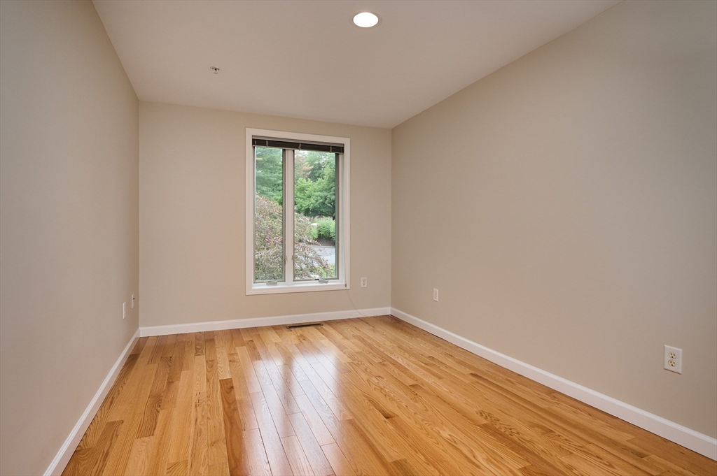 8 Emerson Court, Unit 8 Amherst, MA 01002 - Photo 20 of 42