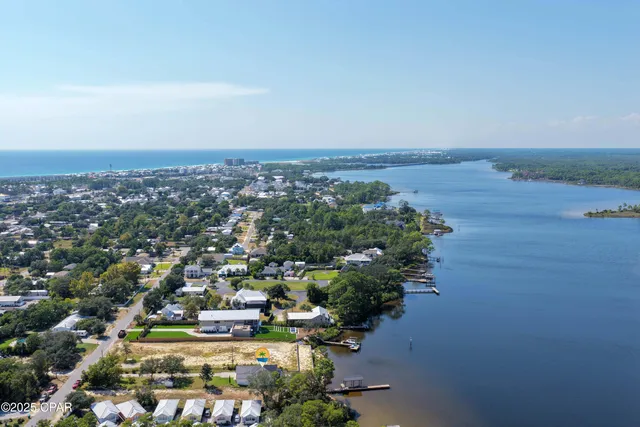 $1,175,000 | 21926 Lakeview Drive, Panama City Beach, FL 32413