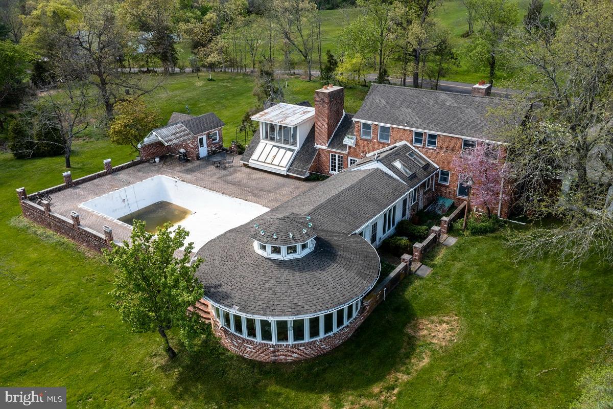 Exterior back